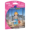 PLAYMOBIL - FIGURINA FEMEIE CU ZIAR SI CAFEA