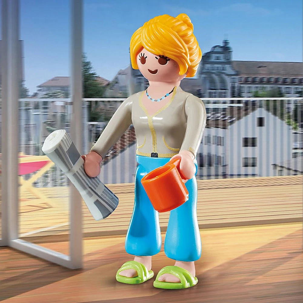 playmobil - figurina femeie cu ziar si cafea