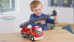 FIRE BRIGADE LADDER WAGON WITH FIGURE