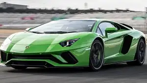 LAMBORGHINI AVENTADOR